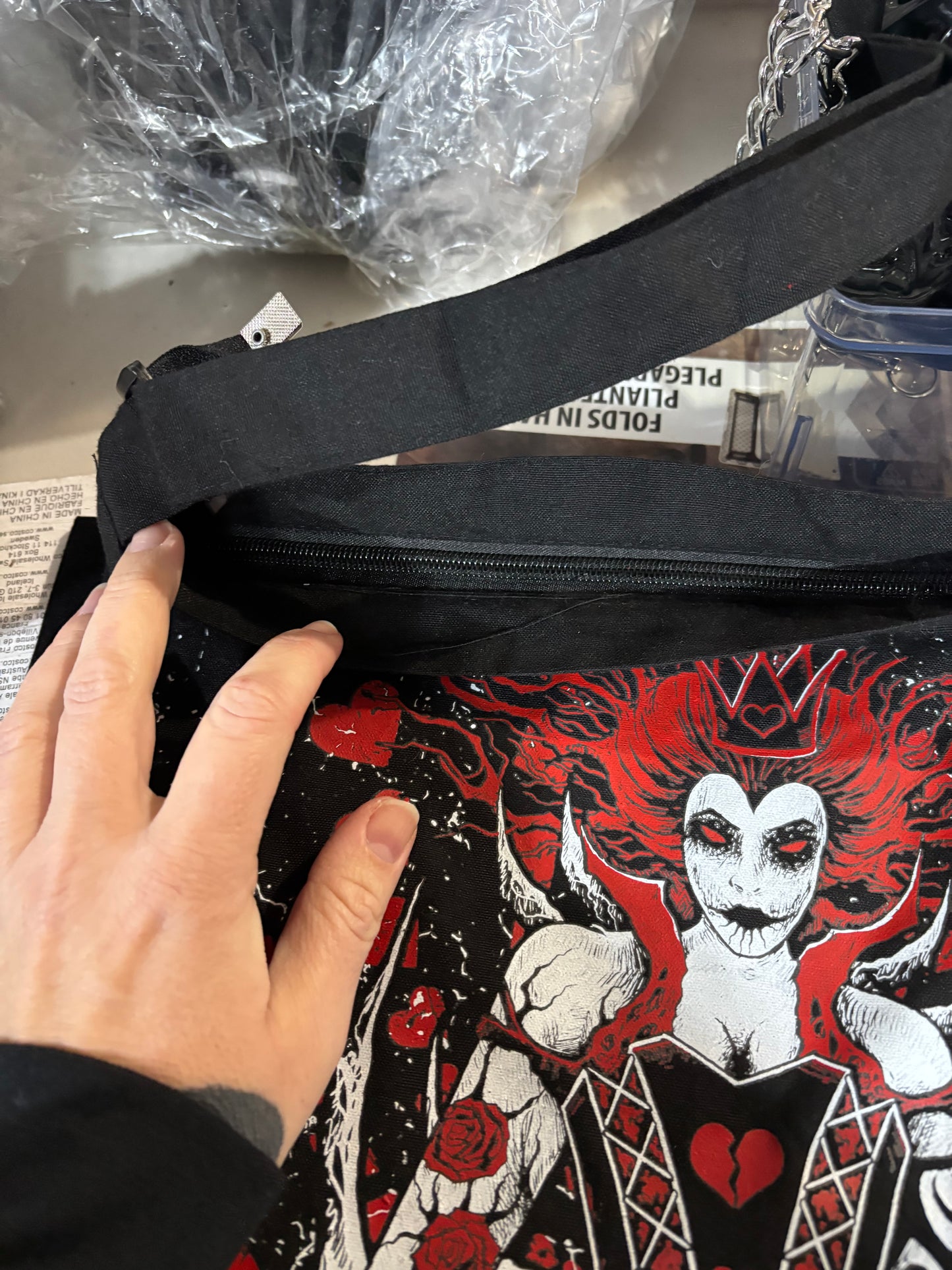 Queen of Hearts Shoulder Sling Zipper Tote Bag