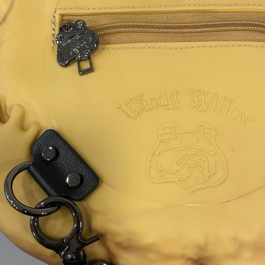 BROWN RAIN FROG BACKPACK