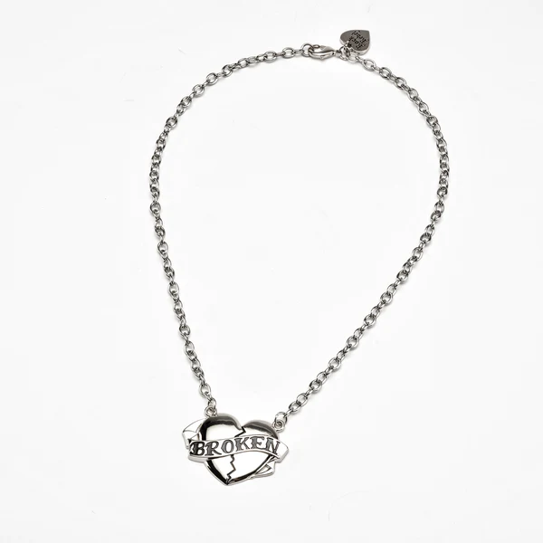 BROKEN PENDANT NECKLACE