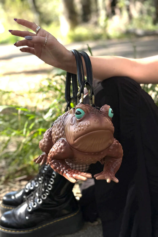 WINDY WILLOWS Toad Purse Tan