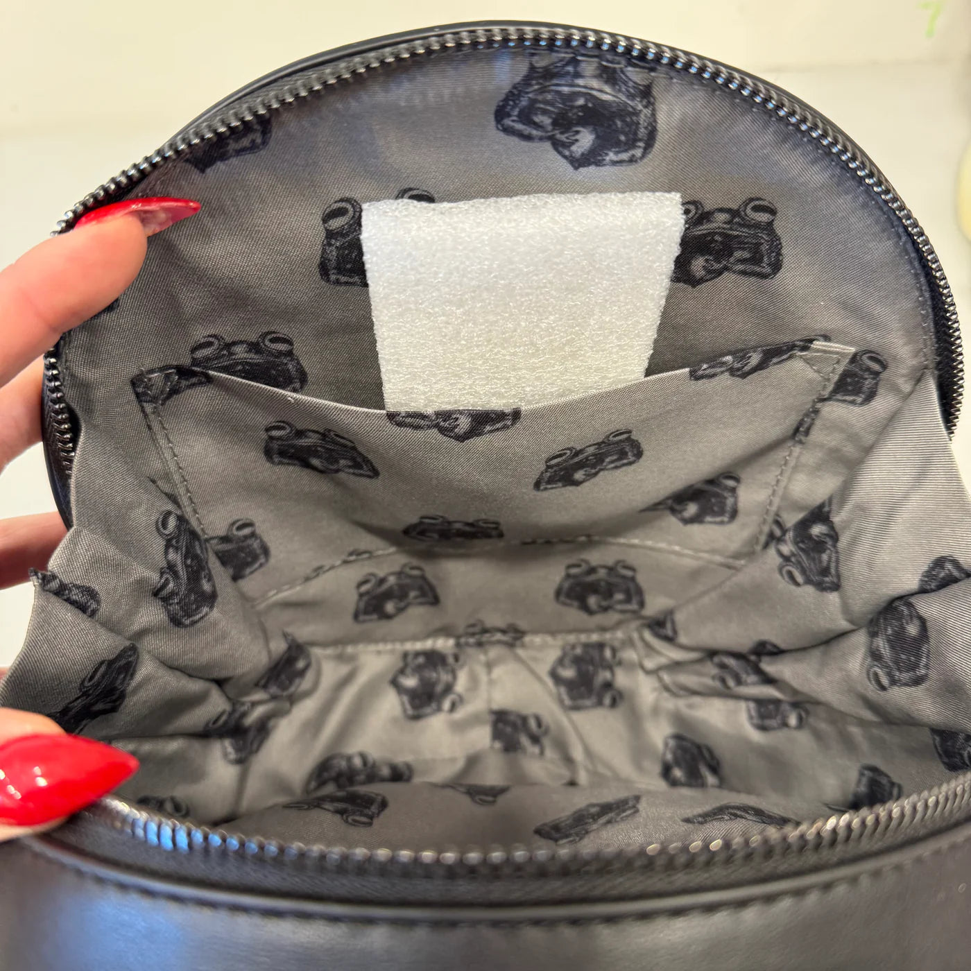 WINDY WILLOWS Opossum Black Bag