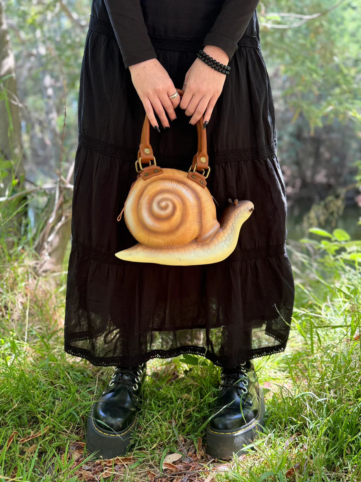 Windy Willows Snail Bag