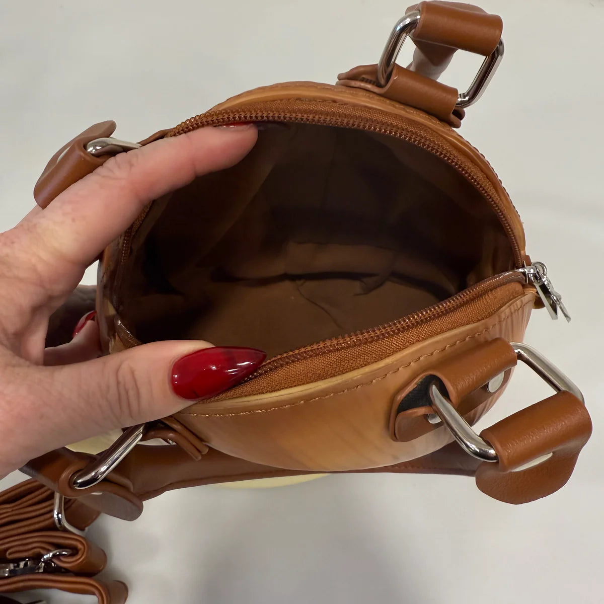 Windy Willows Snail Bag