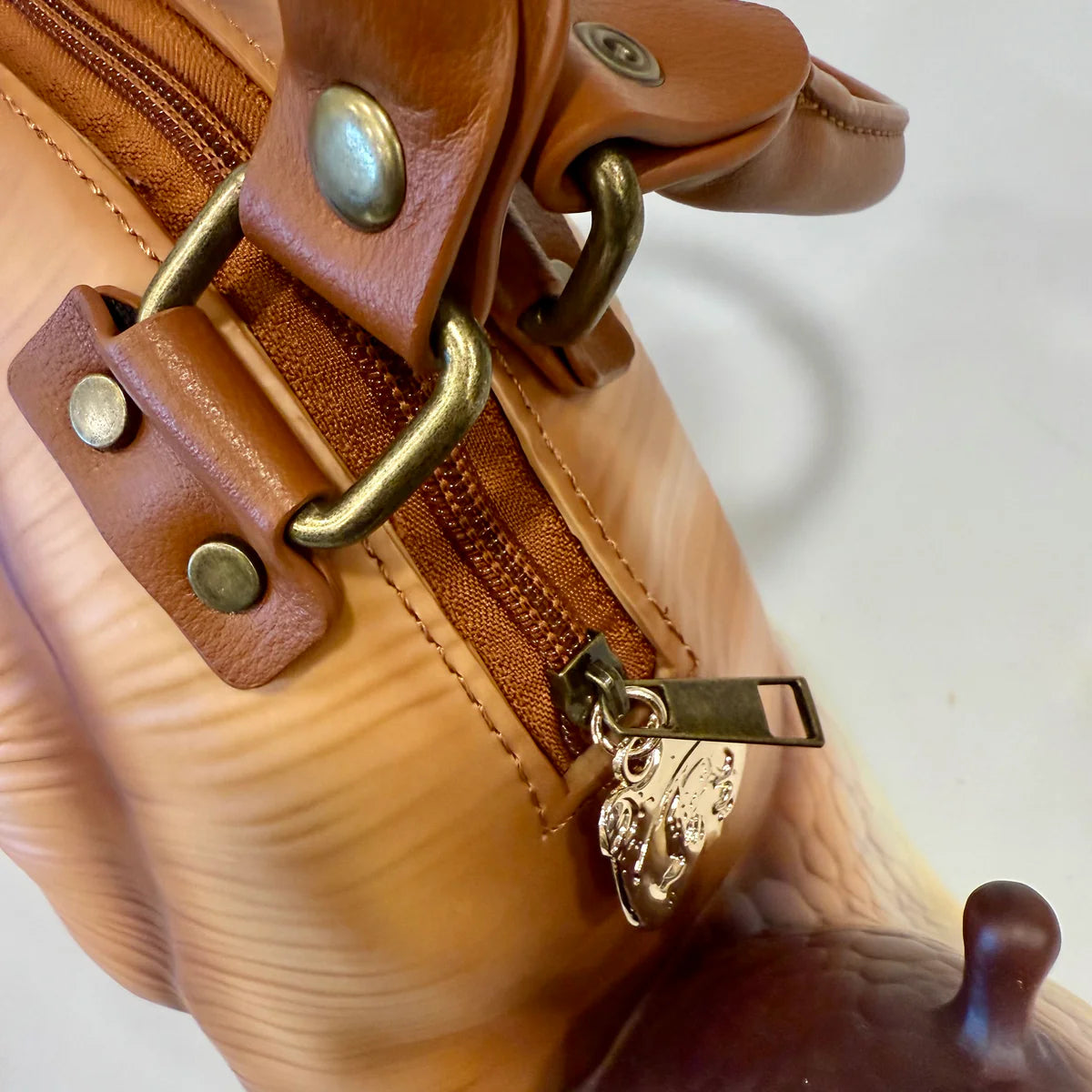 Windy Willows Snail Bag