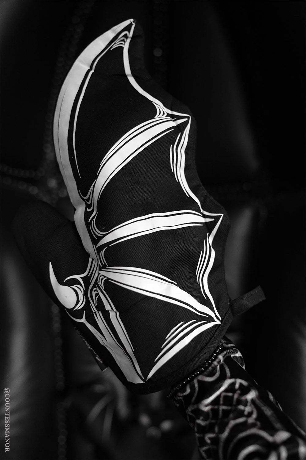 Batwing Oven Mitts Pair