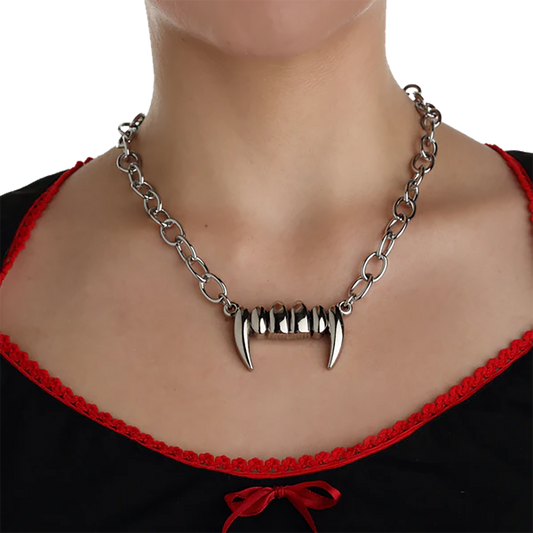 FANG CHAIN NECKLACE