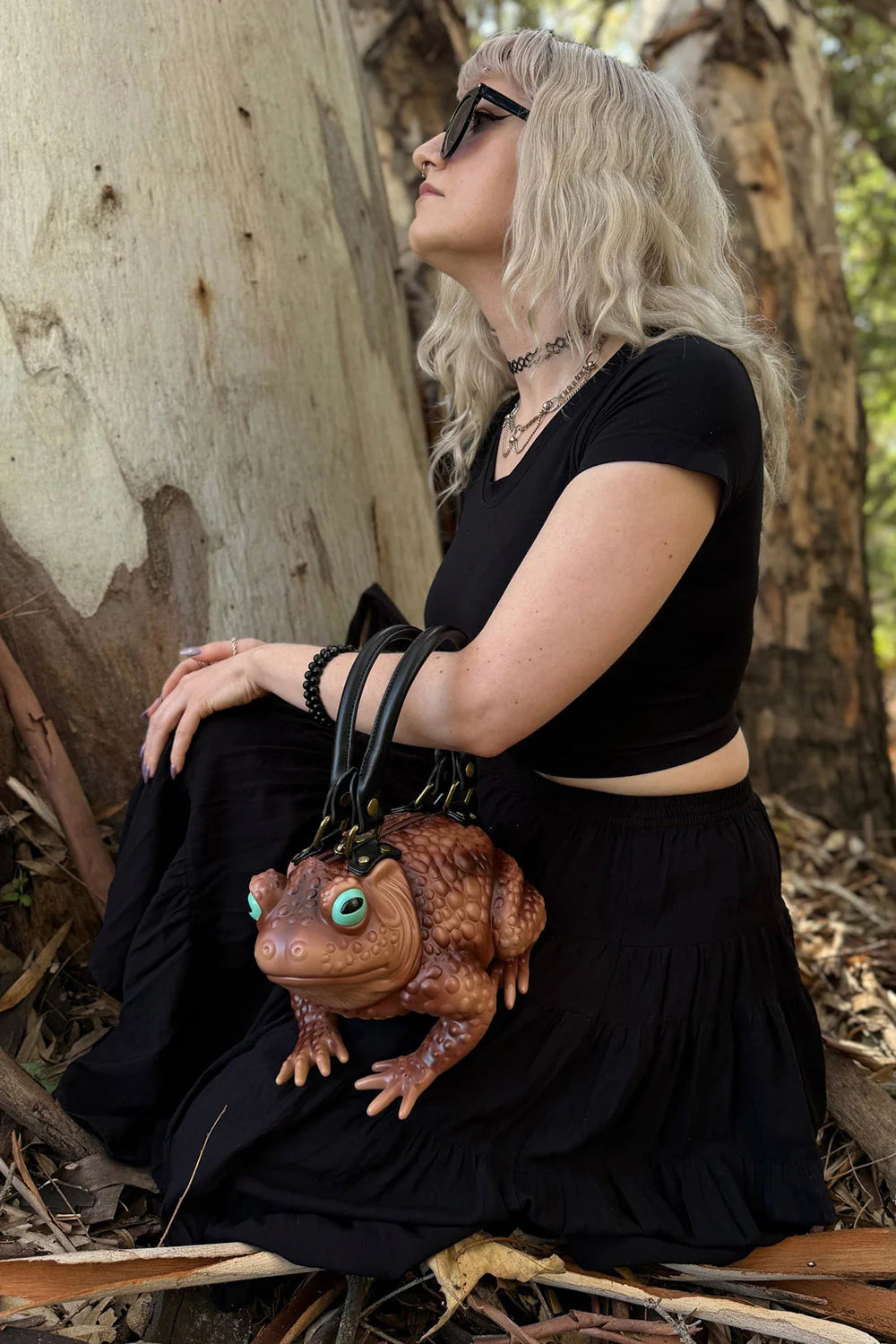 WINDY WILLOWS Toad Purse Tan