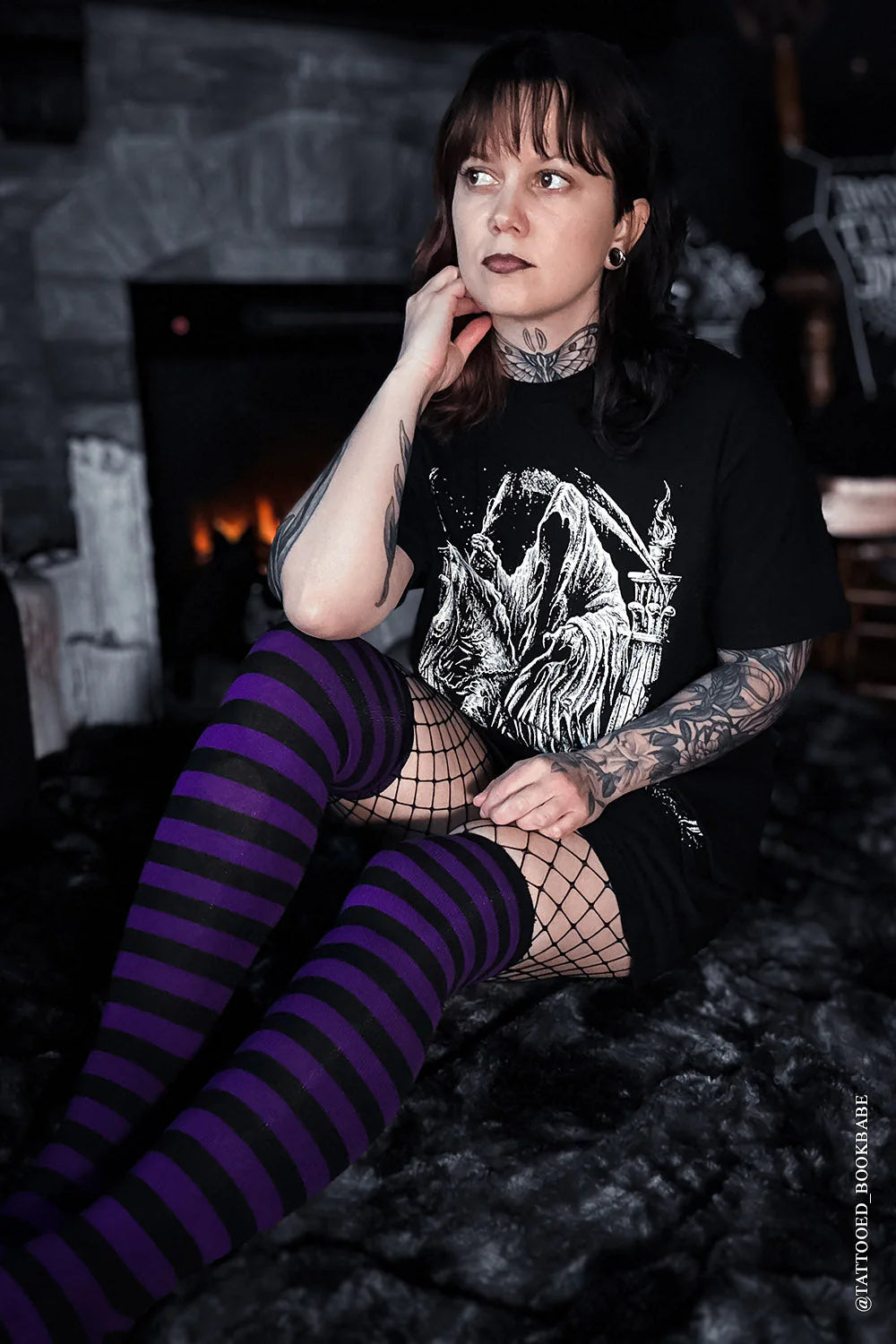 Fishnet Garter Thigh High Socks (Black/Purple)